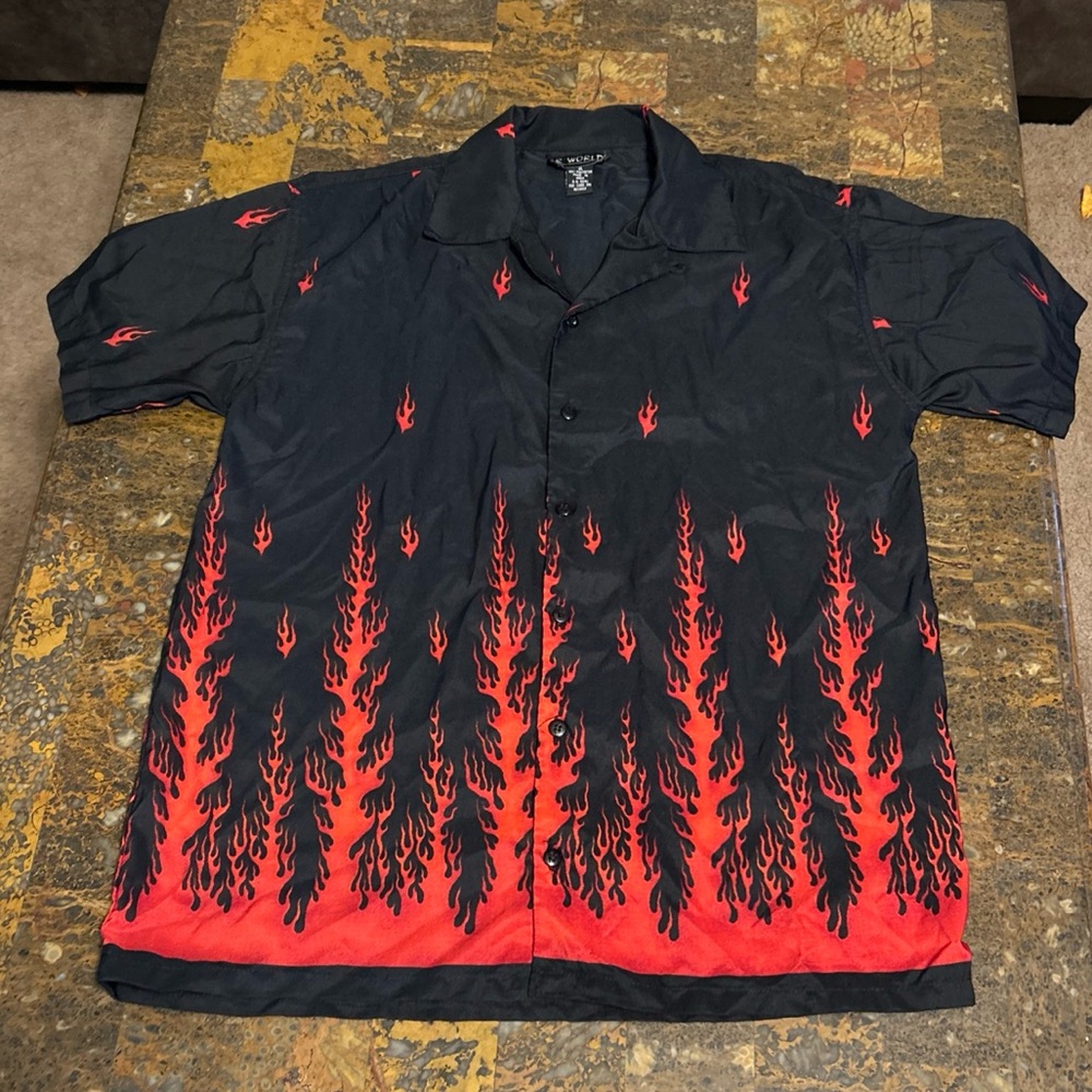 VTG Y2K R-World Button Up Red Flames Short Sleeve Shirt Size XL Collared